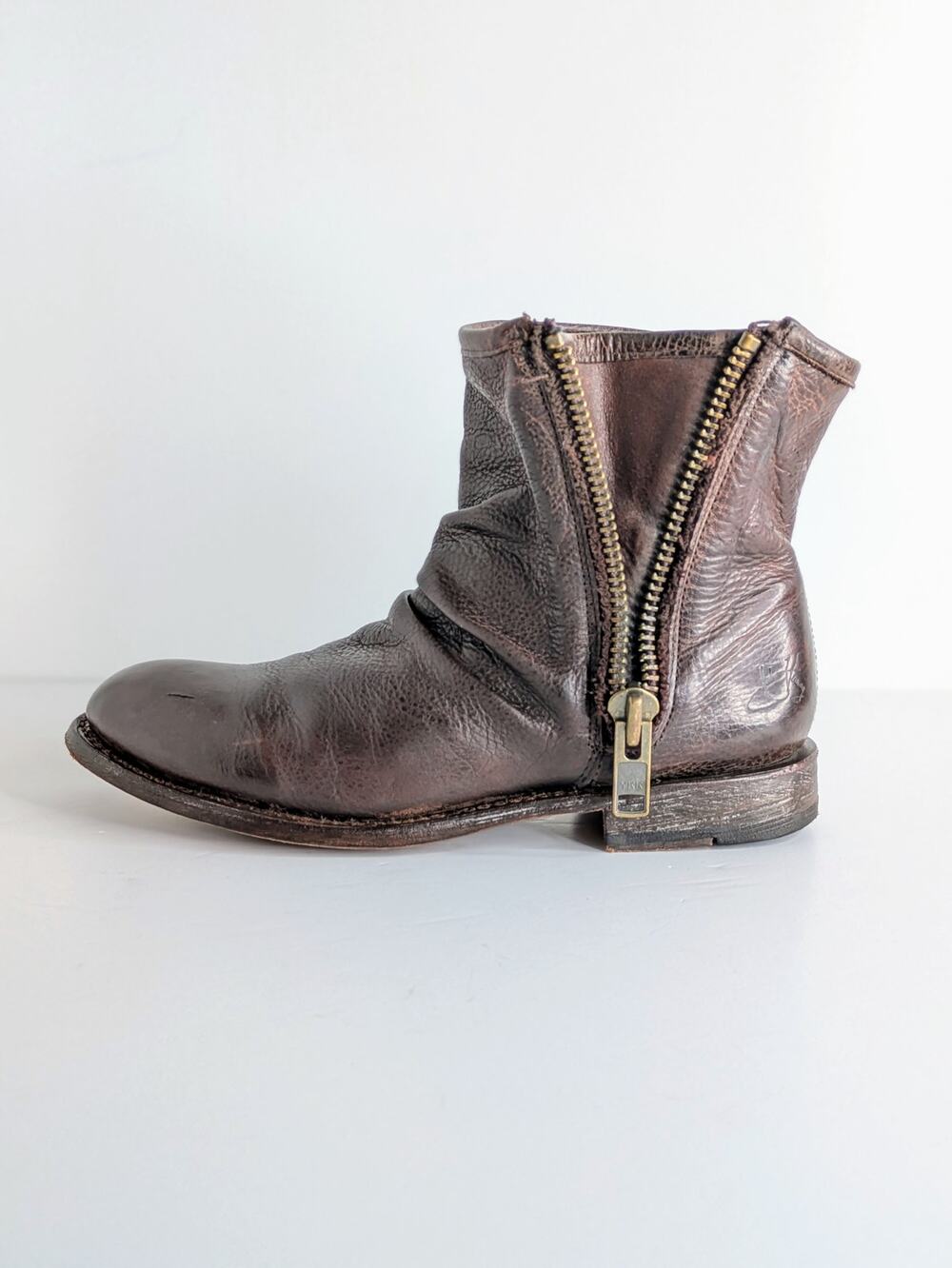 John Fluevog Malcolm Ankle Boots 7 Brown Leather Zip Slouch Flat Unisex